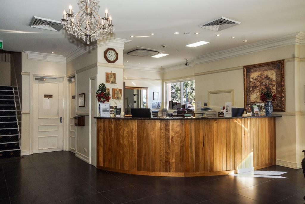 Redearth Boutique Hotel Mount Isa Esterno foto