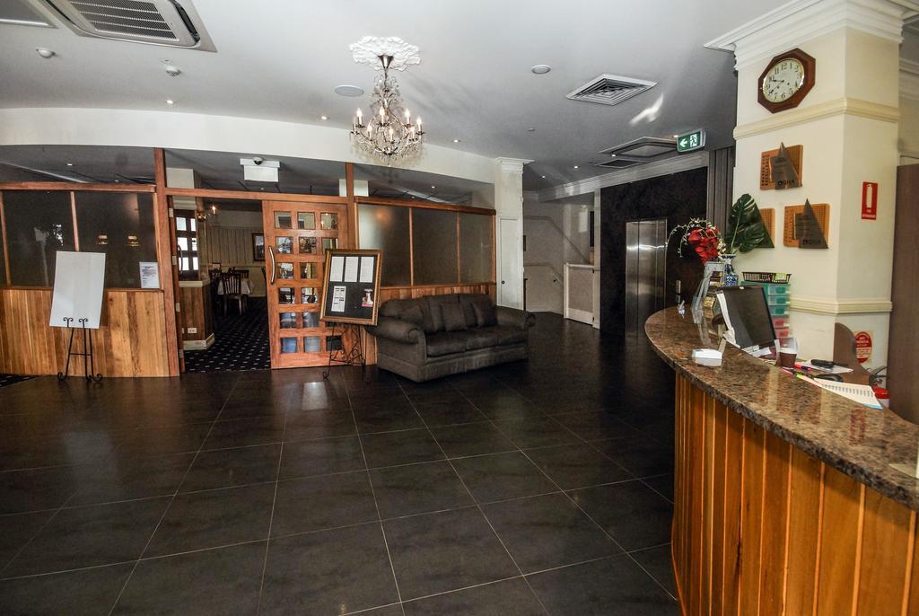 Redearth Boutique Hotel Mount Isa Esterno foto